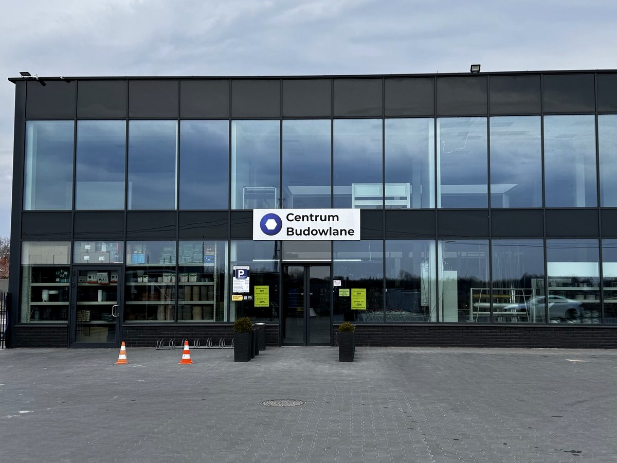Wejście do Centrum Budowlanego JARTON